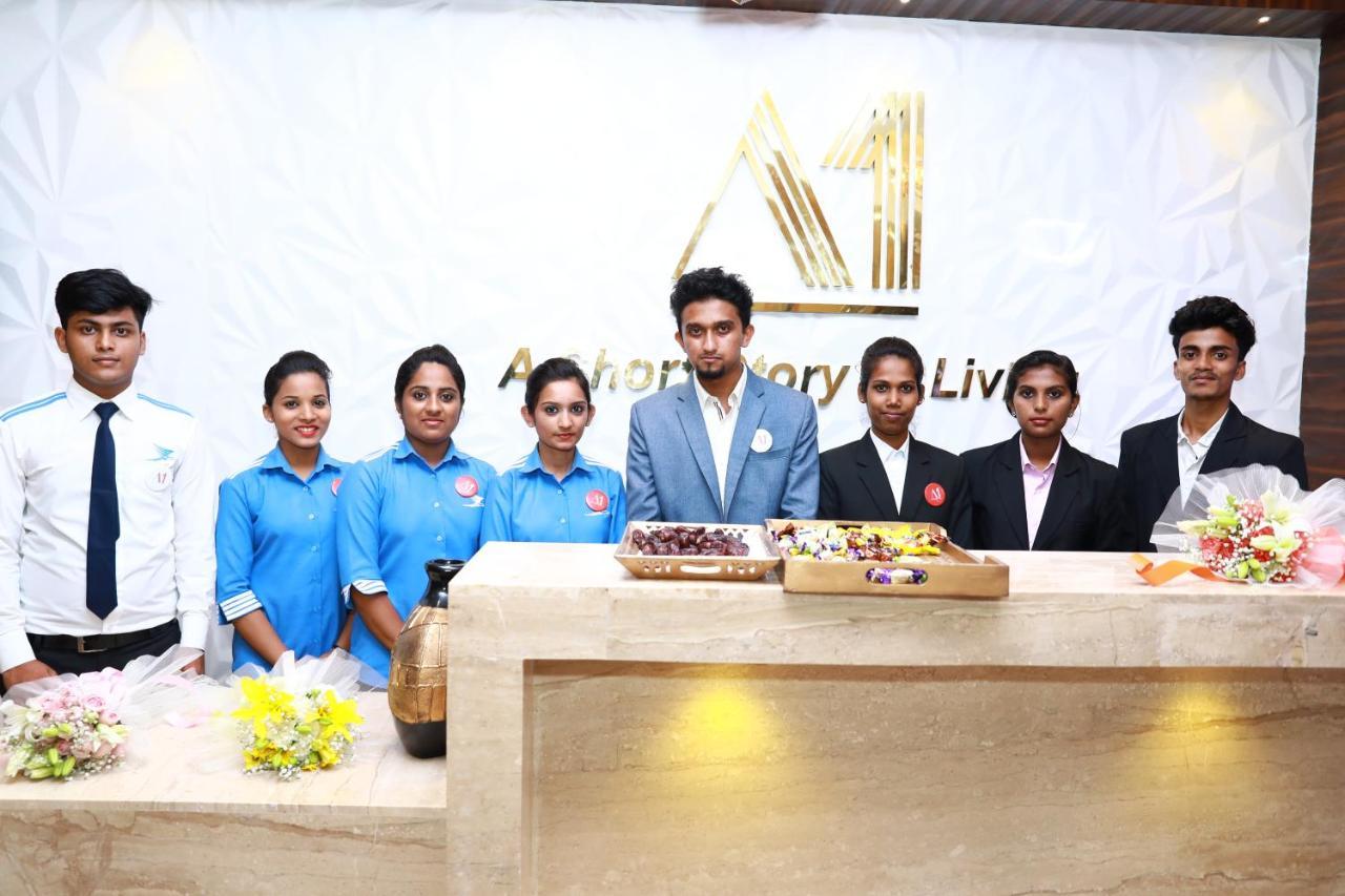 Aura One Hotel Kochi Bagian luar foto