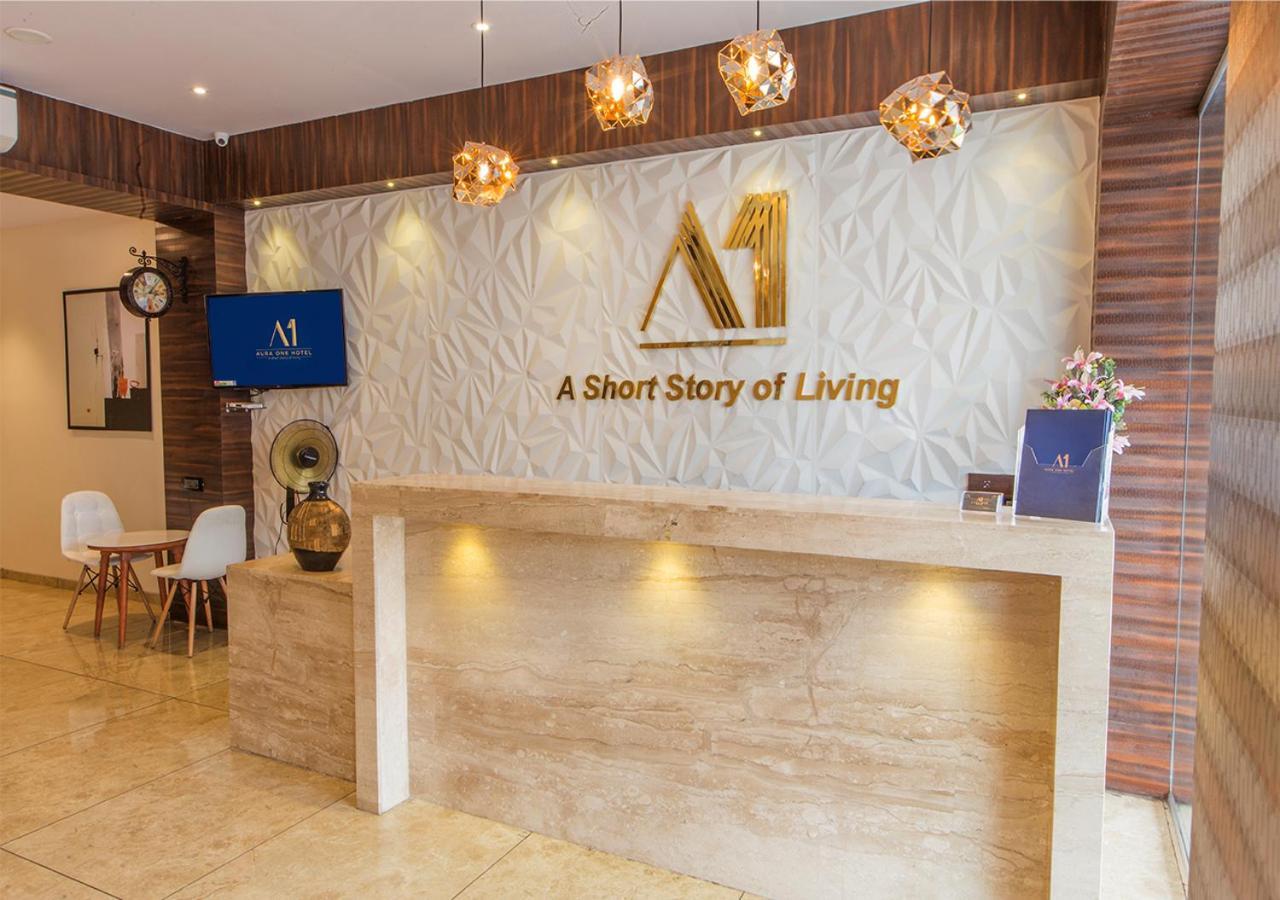 Aura One Hotel Kochi Bagian luar foto